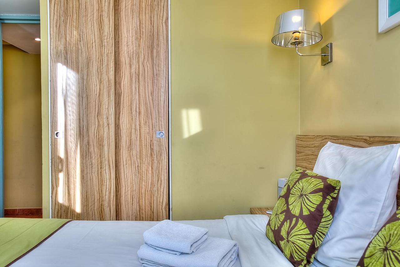 Appartement Port Prestige - Terrasse - Piscine - Parking 昂蒂布 外观 照片